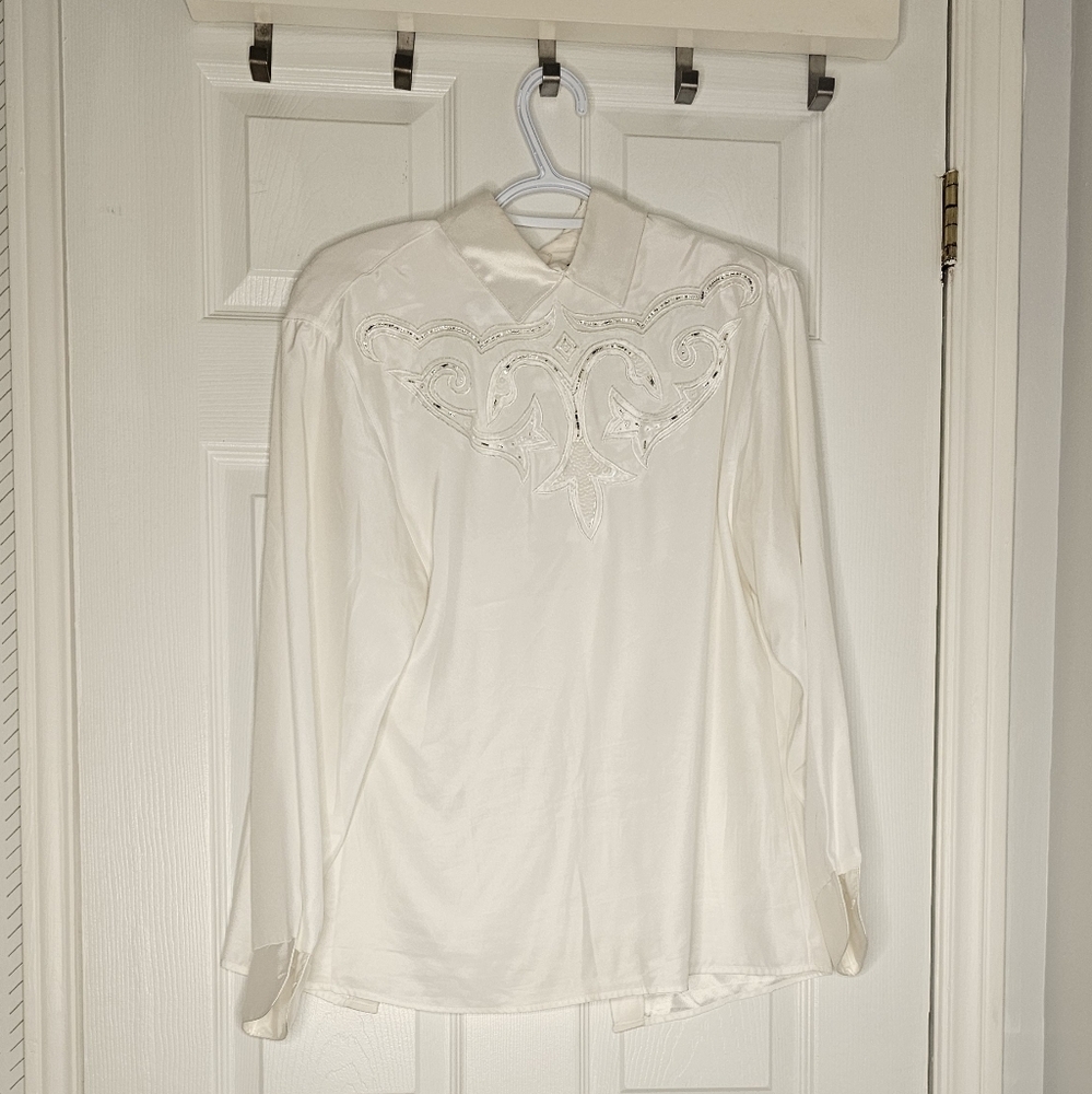 Elegant White Embroidered Women's Top